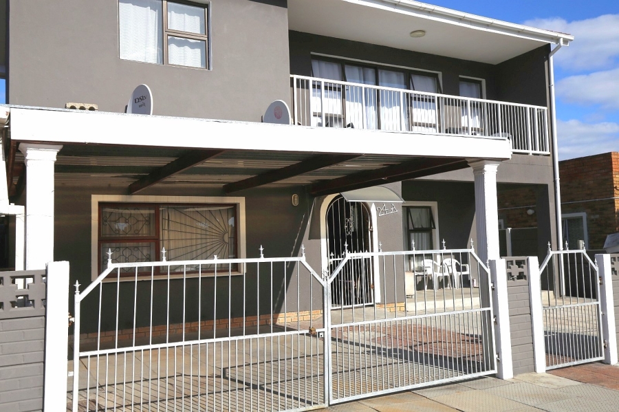 11 Bedroom Property for Sale in Ravensmead Western Cape